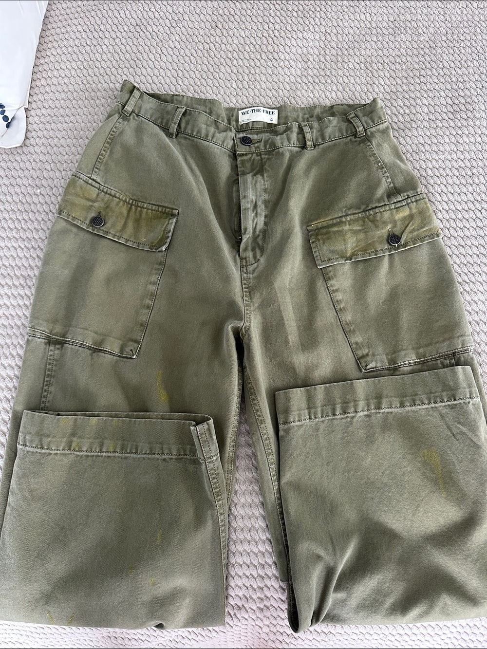 Like new We The Free Olive Green Women’s Ankle Length Cargo Pants